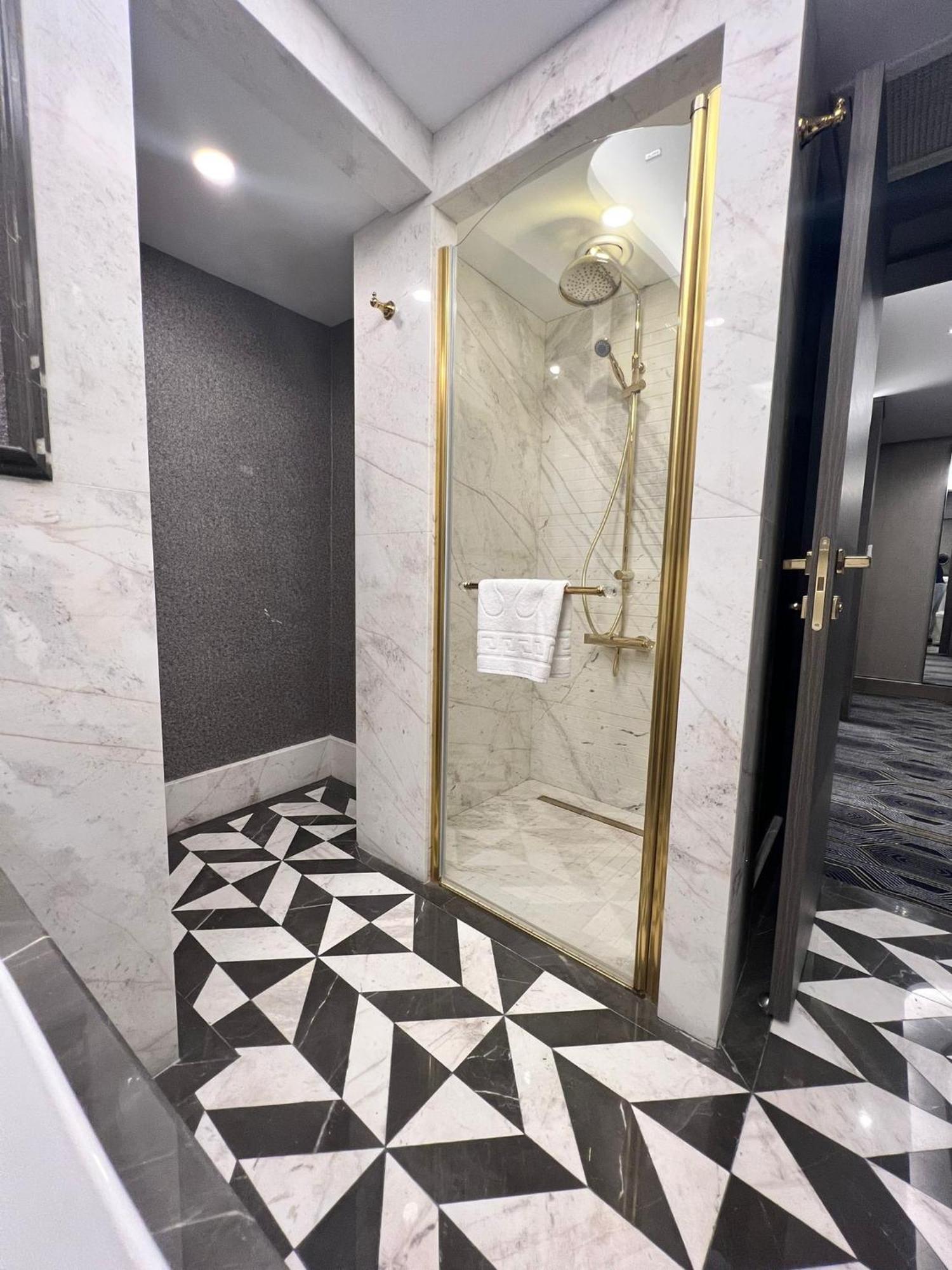 Altinel & Convention Center מלון 5*